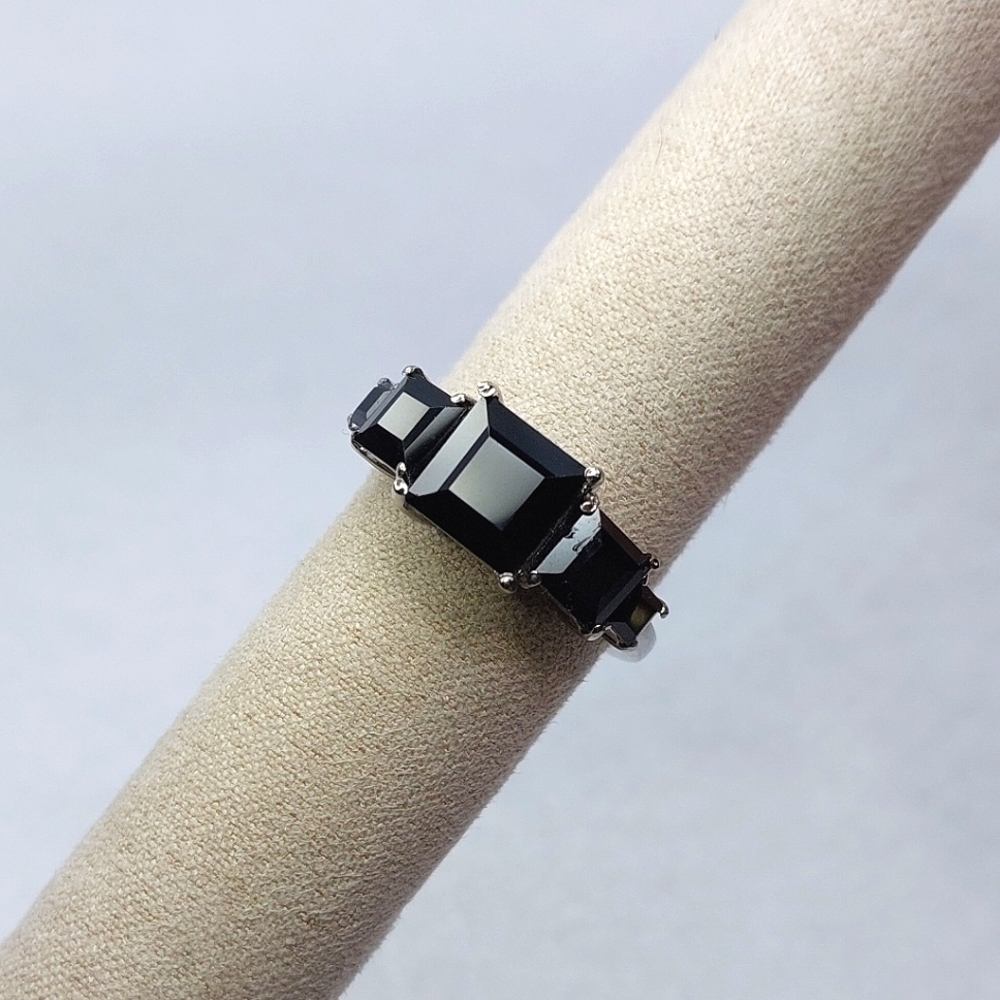 ◇3.85ctw Thai Black Spinel Princess Cut 3 Stone In Sterling Silver Ring